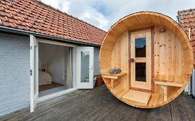 Unieke stadswoning met jacuzzi en sauna max 8 pers
